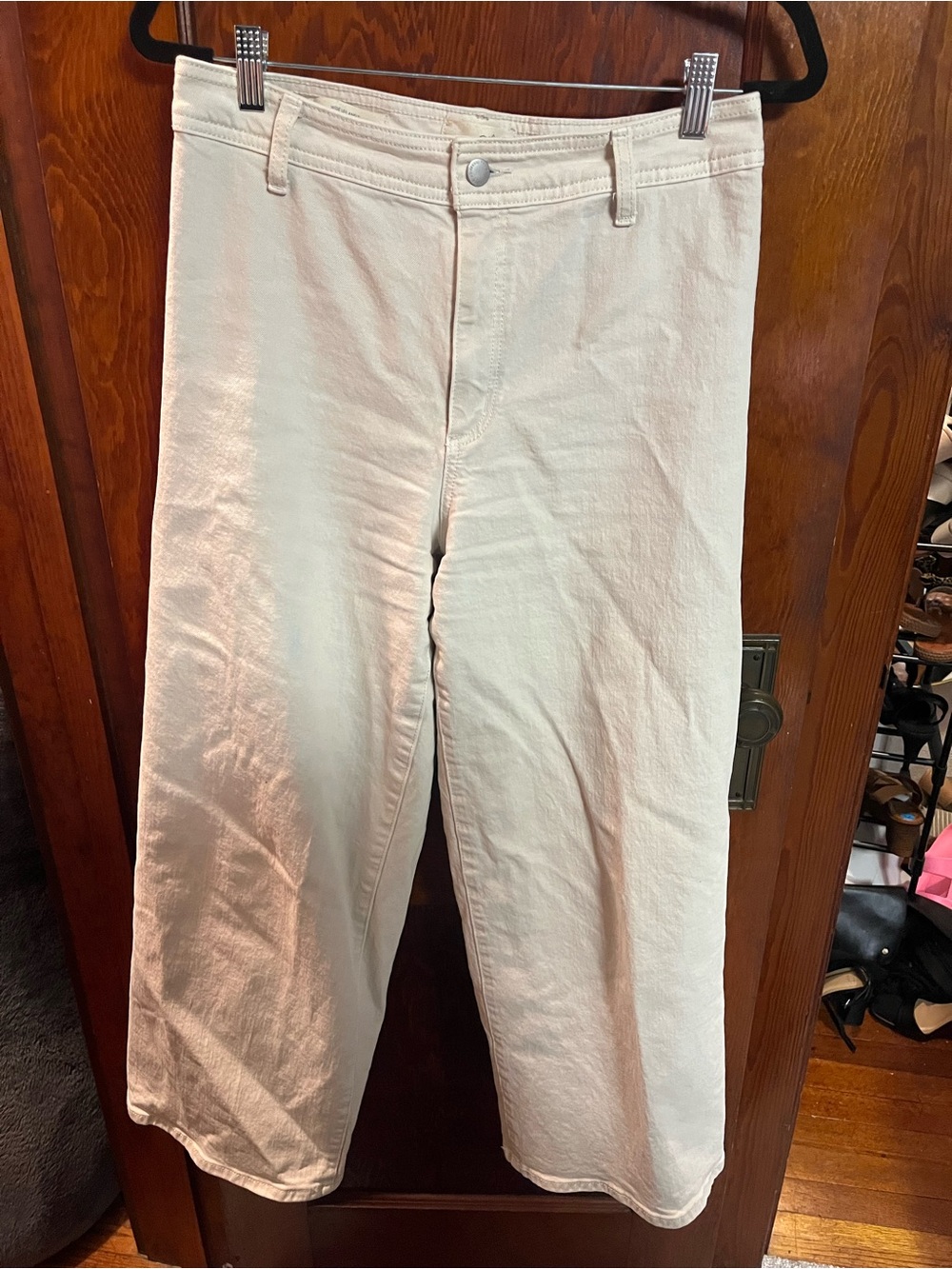 Universal Thread Woman’s Cream Wide-Leg Ankle Pants